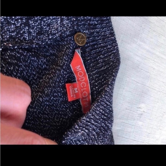 Nwot ModCloth M charcoal with silver open back sweater - Picture 5 of 9